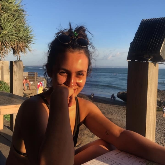 Meet your Posher, Gabrielle - Picture 1 of 1